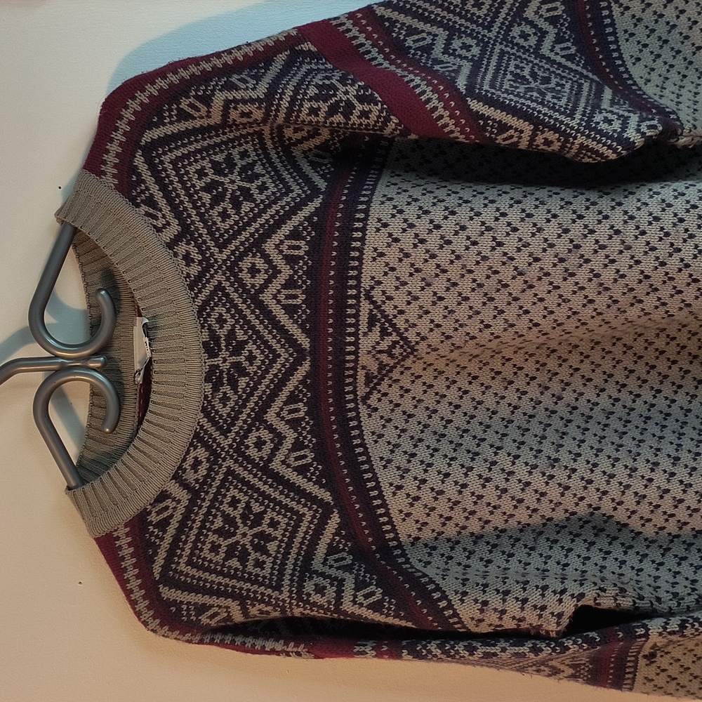 Vintage Patterned Knit Sweater - Picture 5 of 5